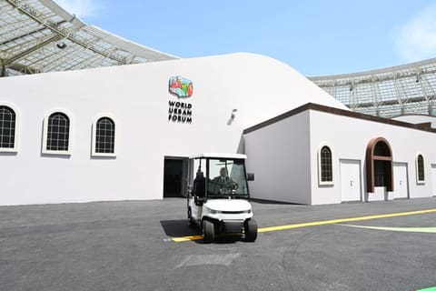 İlham Əliyev Bakı Olimpiya Stadionunun ərazisində WUF13 ilə bağlı görülən işlərlə tanış olub 