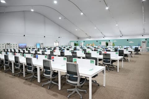 İlham Əliyev Bakı Olimpiya Stadionunun ərazisində WUF13 ilə bağlı görülən işlərlə tanış olub 