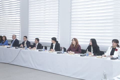 Təhsil İnstitutu bölgələrdə müəllimlərlə dialoqa başlayıb