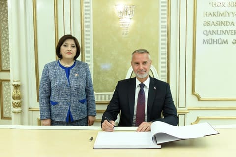 Sahibə Qafarova Slovakiya Milli Şurasının sədri ilə görüşüb