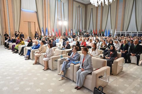Sahibə Qafarova İkinci Asiya Qadınlar Forumunda çıxış edib
