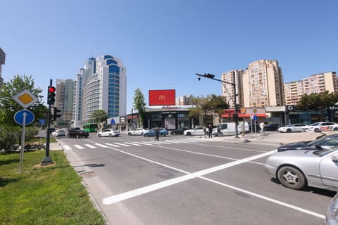 Tbilisi prospektində yol hərəkətinin təşkili təkmilləşdirilib