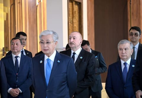  İlham Əliyev və TDT-nin qeyri-rəsmi Zirvə görüşünün digər iştirakçıları Türküstanda bir sıra mədəni məkanlarla tanış olublar