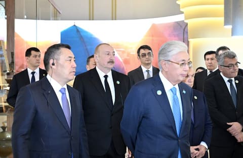  İlham Əliyev və TDT-nin qeyri-rəsmi Zirvə görüşünün digər iştirakçıları Türküstanda bir sıra mədəni məkanlarla tanış olublar