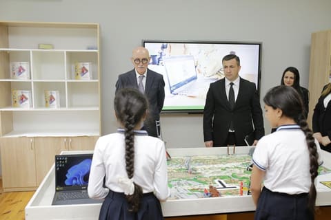 Nazir müavini Firudin Qurbanov Tovuzda təhsil ictimaiyyəti, valideyn və şagirdlərlə görüşüb