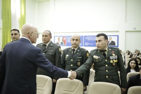 Nazir müavini Firudin Qurbanov Tovuzda təhsil ictimaiyyəti, valideyn və şagirdlərlə görüşüb