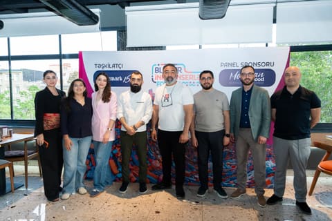 Bloger və İnfluenserlər Forumunun spikerləri ilə görüş keçirilib - FOTO