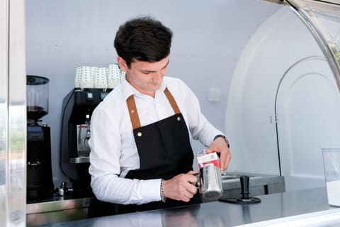 Xankəndidə özünüməşğulluq proqramı çərçivəsində yaradılan kiçik təsərrüfatlara baxış keçirilib