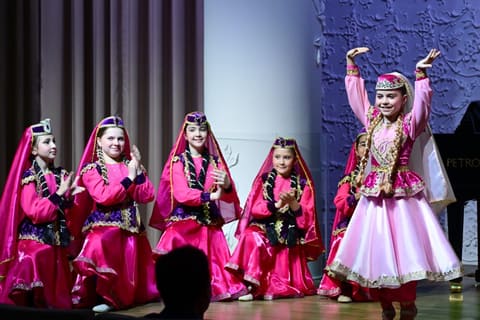 SƏNƏT Uşaq Musiqi və İncəsənət Mərkəzində Müstəqillik Günü münasibətilə konsert təşkil edilib