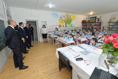 Nazir Qaxda tədris prosesi ilə tanış olub