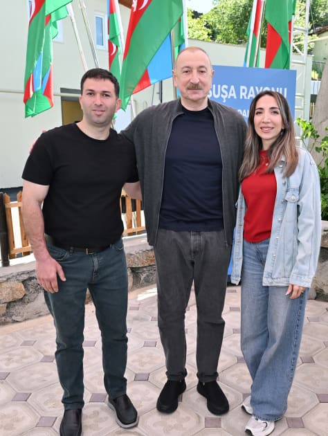 Prezident İlham Əliyev Şuşanın Böyük Qaladərəsi kəndində görülən işlərlə tanış olub, sakinlərlə görüşüb - YENİLƏNİB