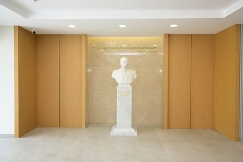 Prezident İlham Əliyev Xankəndidə əsaslı şəkildə yenidən qurulmuş Mədəniyyət Mərkəzinin açılışında iştirak edib