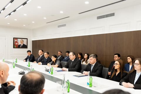 DİN rəhbəri vəzifəyə yeni təyin olunmuş hakimlərlə görüşüb