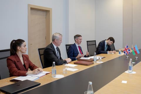 Bakıda Azərbaycan və Böyük Britaniya arasında enerji və dekarbonizasiya layihələri müzakirə edilib