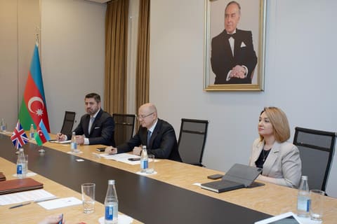 Bakıda Azərbaycan və Böyük Britaniya arasında enerji və dekarbonizasiya layihələri müzakirə edilib