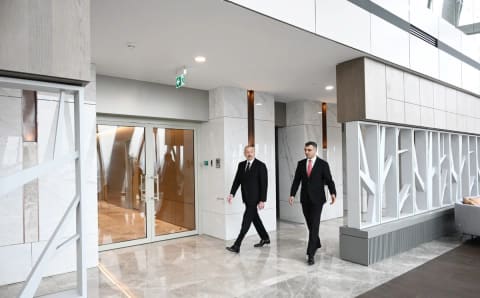 İlham Əliyev Mərkəzi Bankın yeni binasının açılışında iştirak edib 