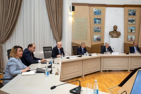 Energetika naziri Almaniya İqtisadiyyatının Şərq Komitəsinin sədri ilə görüşüb