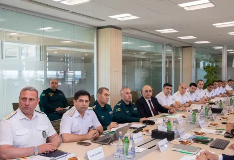 Dövlət qurumlarının nümayəndələri Bakı Limanında görülmüş işlərlə tanış olublar
