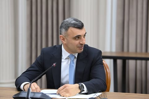 Əli Əsədov Bakıda keçirilən TDT-yə üzv ölkələrin mərkəzi bankları Şurasının iclasının iştirakçıları ilə görüşüb