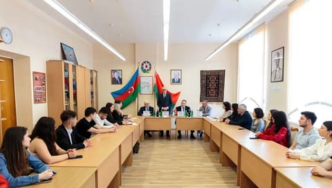 Nazir müavini Belarusda təhsil alan azərbaycanlı tələbələrlə görüşüb