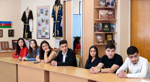 Nazir müavini Belarusda təhsil alan azərbaycanlı tələbələrlə görüşüb