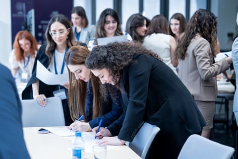 4SİM “Gələcək üçün bacarıqlar” mövzusunda icma nümayəndələri ilə görüş keçirib