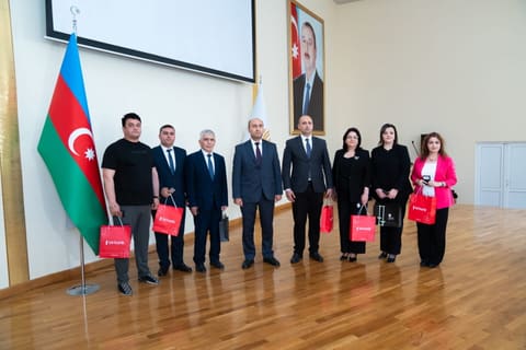 Gəncə-Daşkəsən regionunda fəaliyyət göstərən təhsil işçilərinə TəhsilPlus kartları təqdim olunub