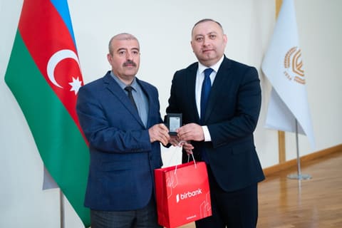 Gəncə-Daşkəsən regionunda fəaliyyət göstərən təhsil işçilərinə TəhsilPlus kartları təqdim olunub
