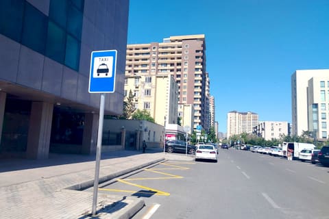 AYNA: Daha 6 tibb müəssisəsinin yanında minib-düşmə yerləri yaradılıb