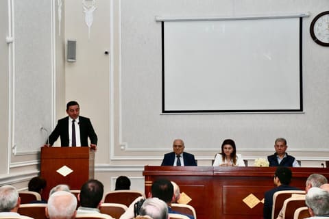 Geologiya İnstitutunda yeni təyinat kollektivə təqdim edilib