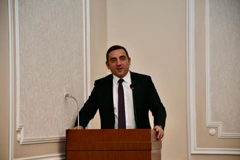 Geologiya İnstitutunda yeni təyinat kollektivə təqdim edilib