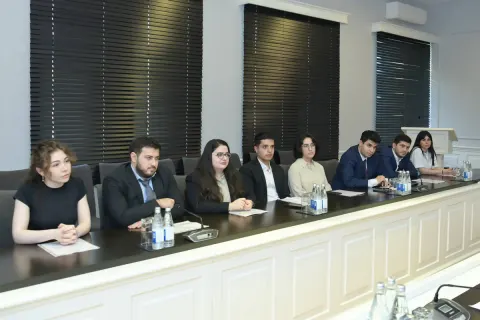 Nazir rəqəmsal texnologiyalar sahəsi üzrə Dövlət Proqramı məzunları ilə görüşüb - Fotolar