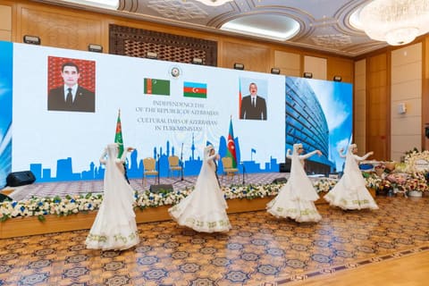 Azərbaycanın Müstəqillik Günü və Türkmənistanda Mədəniyyət Günləri münasibətilə Aşqabadda rəsmi qəbul keçirilib