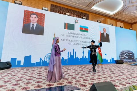 Azərbaycanın Müstəqillik Günü və Türkmənistanda Mədəniyyət Günləri münasibətilə Aşqabadda rəsmi qəbul keçirilib