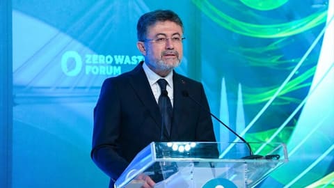 Məcnun Məmmədov İstanbulda “Sıfır Tullantı Forumu 2026” toplantısında çıxış edib 