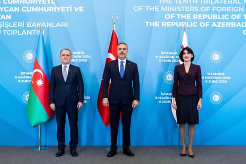 Azərbaycan, Türkiyə və Gürcüstan xarici işlər nazirləri İstanbulda görüşüblər - YENİLƏNİB