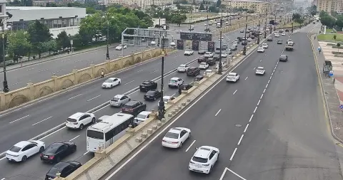 Nəqliyyatın sıxlığı müşahidə olunan yollar açıqlanıb