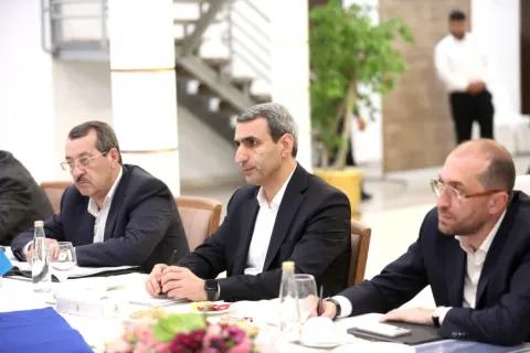 ADY və İran Dəmir Yollarının rəhbərliyi Astara Terminalında tikinti işlərinin gedişi ilə tanış olub