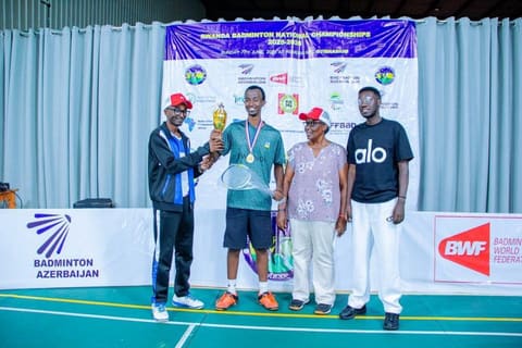 Azərbaycan Badminton Federasiyası Ruandaya idman ləvazimatları göndərib