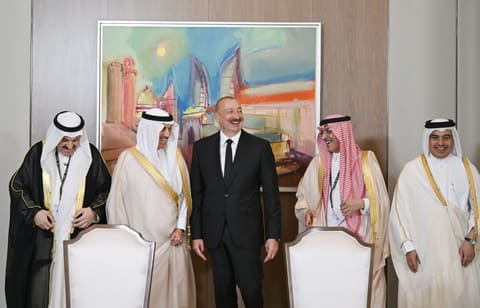 İlham Əliyev Ərəb Koordinasiya Qrupuna üzv qurumların rəhbər şəxslərindən ibarət nümayəndə heyətini qəbul edib