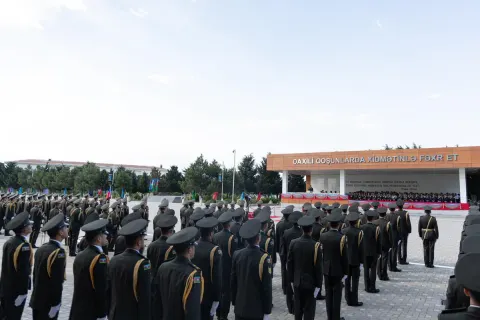 Vilayət Eyvazov məzunlara diplomları təqdim edib- Fotolar - Video