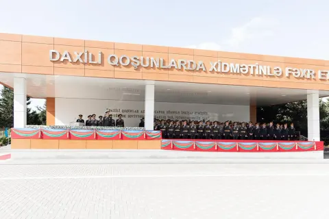 Vilayət Eyvazov məzunlara diplomları təqdim edib- Fotolar - Video