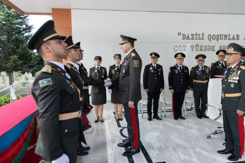 Vilayət Eyvazov məzunlara diplomları təqdim edib- Fotolar - Video