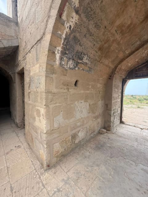 Tarixi karvansaraya qanunsuz müdaxilənin qarşısı alınıb