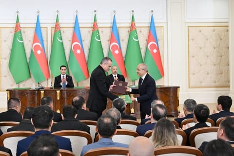 Azərbaycan-Türkmənistan sənədləri mübadilə olunub
