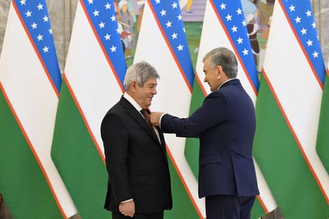 Özbəkistan Prezidenti Azərbaycan səfirini qəbul edib