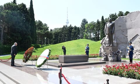 İordaniya Nümayəndələr Palatasının sədri Fəxri xiyabanı və Zəfər parkını ziyarət edib