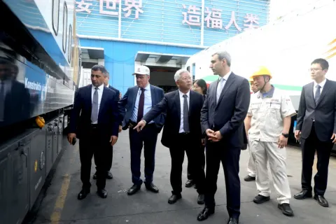 ADY: Çindən yeni yük və sərnişin lokomotivləri alınır