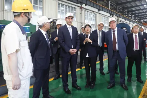 ADY: Çindən yeni yük və sərnişin lokomotivləri alınır