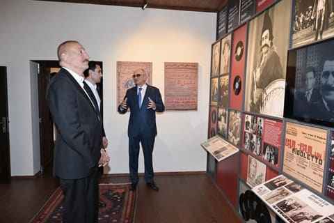 İlham Əliyev və Sərdar Berdiməhəmmədov Bülbülün ev-muzeyi ilə tanış olublar
